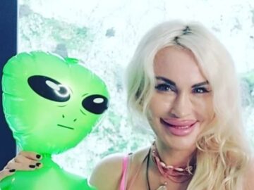 Abbie date met een alien: "Mannen op aarde zijn vuilnis"