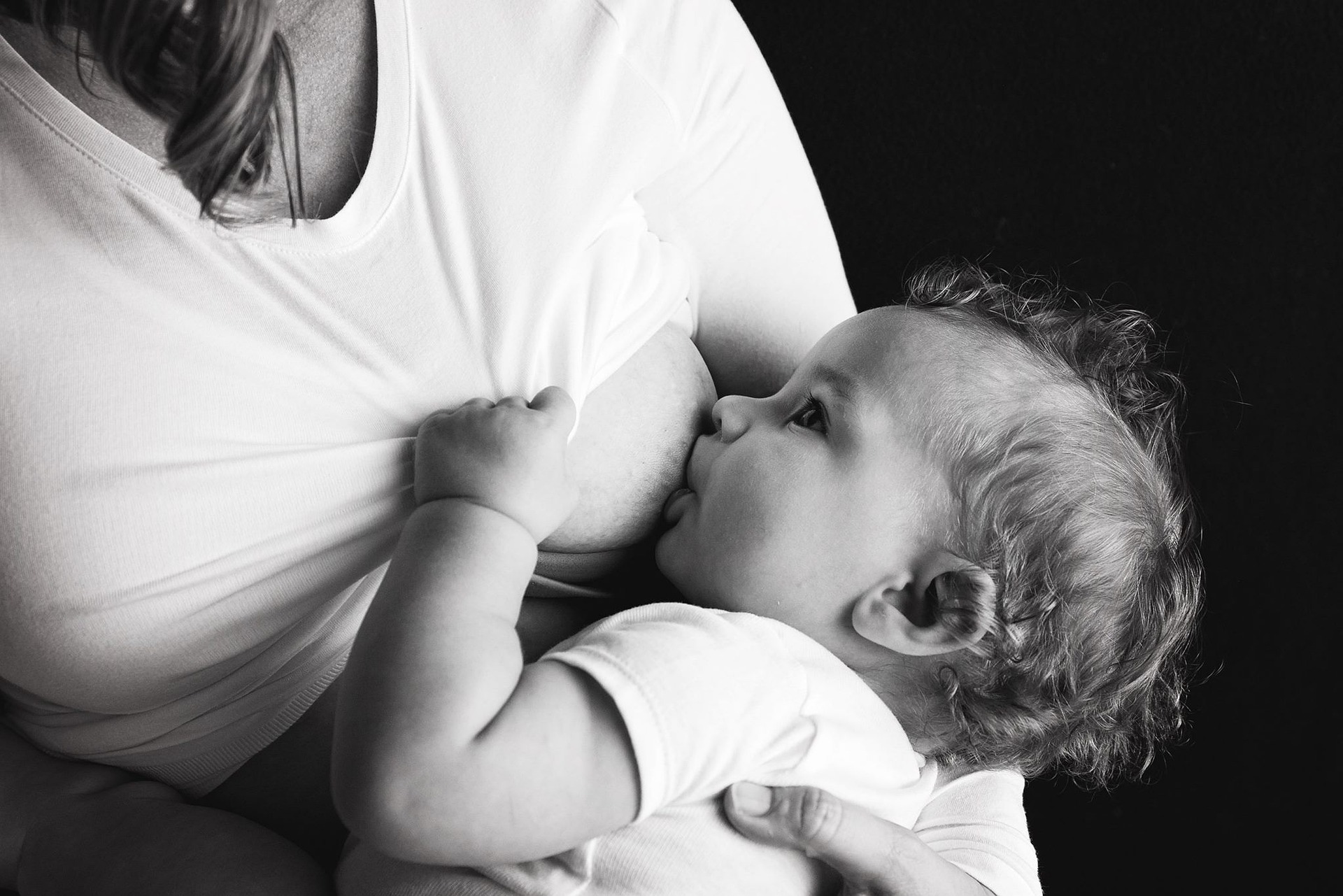 Schoonmoeder eist dat moeder stopt met borstvoeding geven om abnormale reden